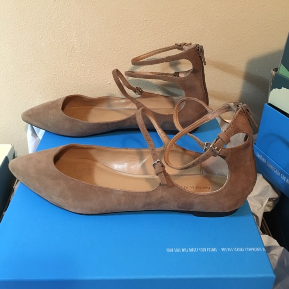 Banana Republic 10 Flats - Picture 4 of 6